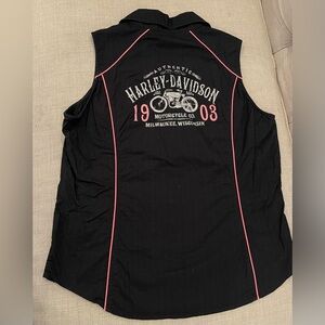 Harley Davidson women’s large pearl snap black vest with pink piping